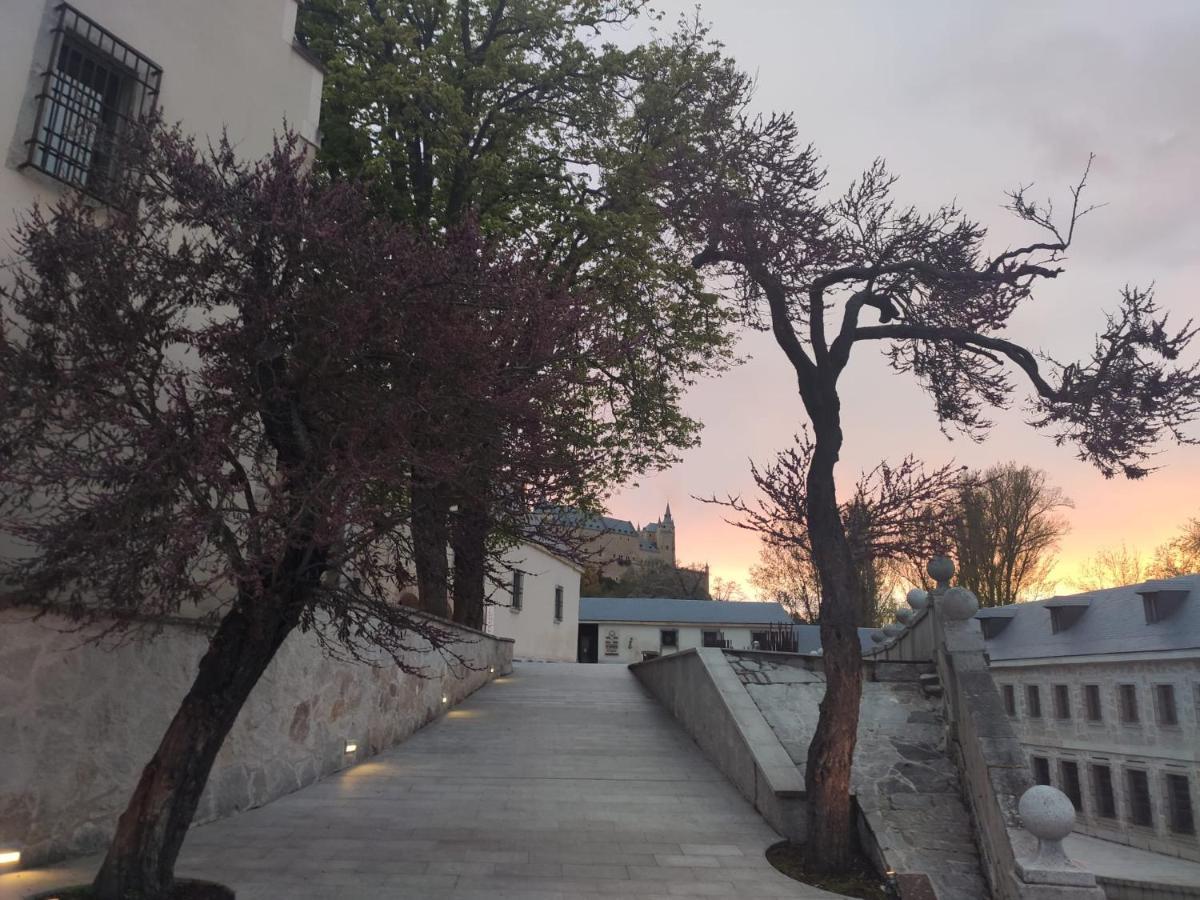ホテル Casa De La Moneda セゴビア エクステリア 写真